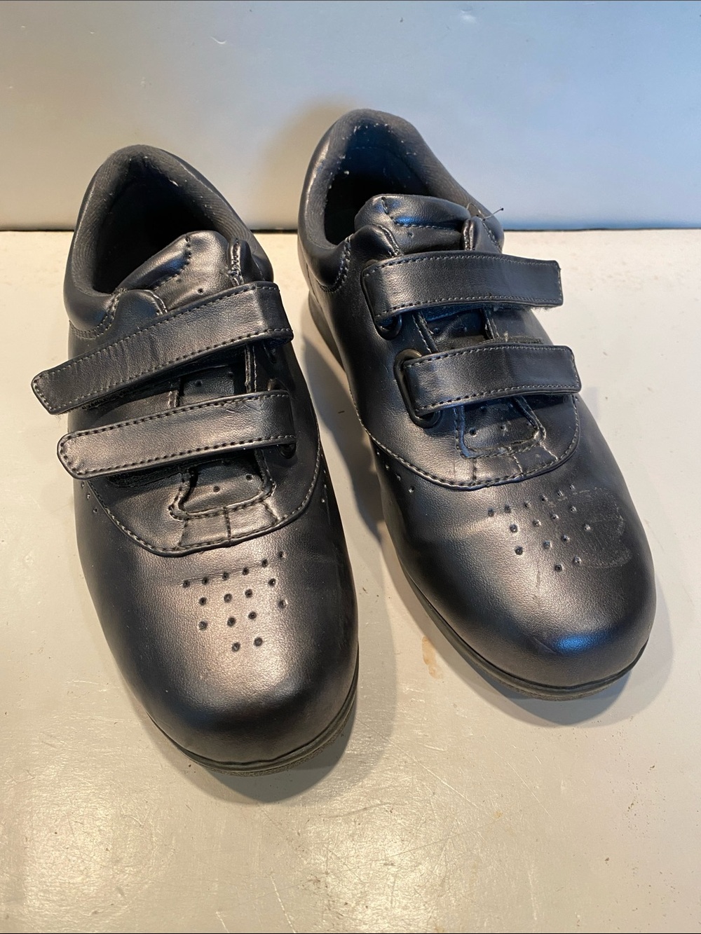 NWOT Angel Steps Silver Comfort Walking Shoes or Sneakers